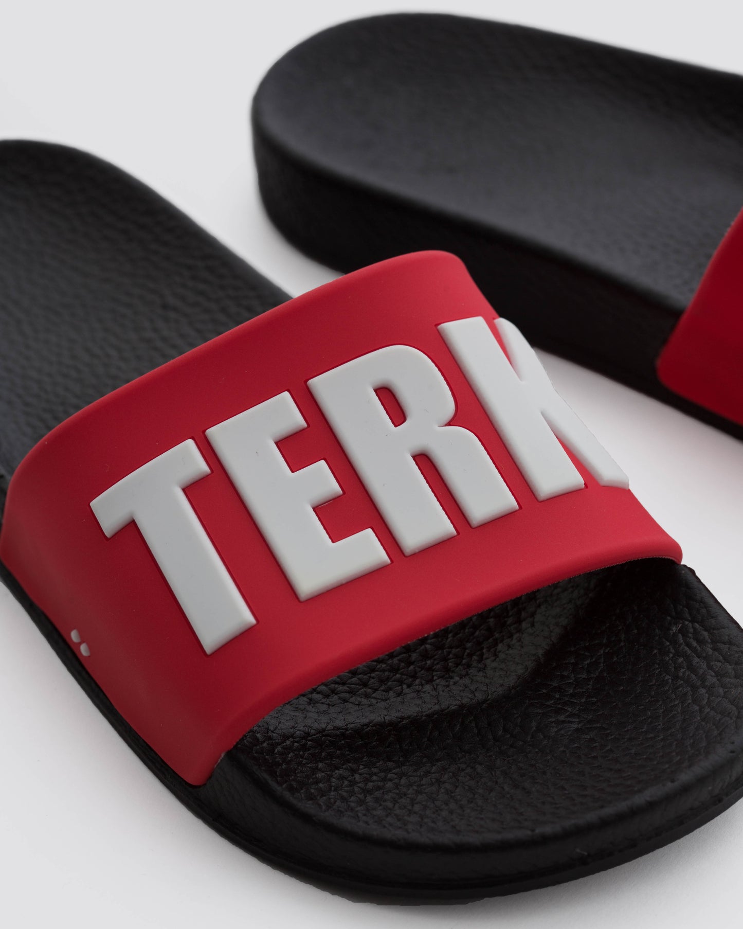 BLACK/RED 3D White TERK logo Slide