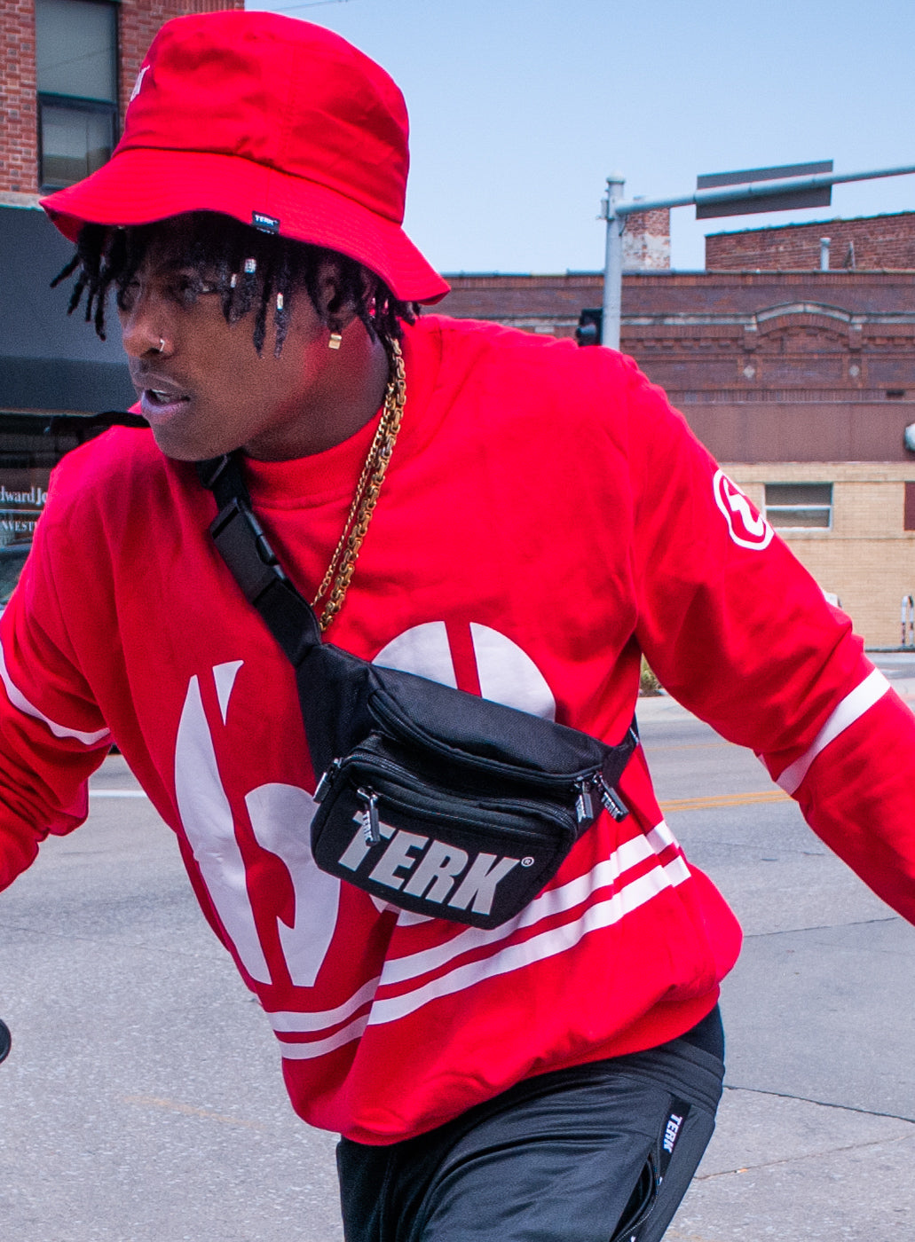 TERK LOGO SLING BAG