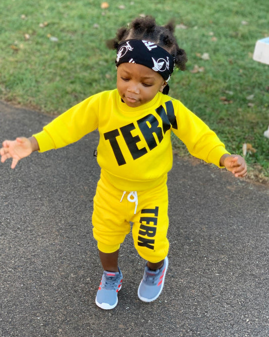 YELLOW 2-Piece Crewneck Sweatshirt & Pants Set